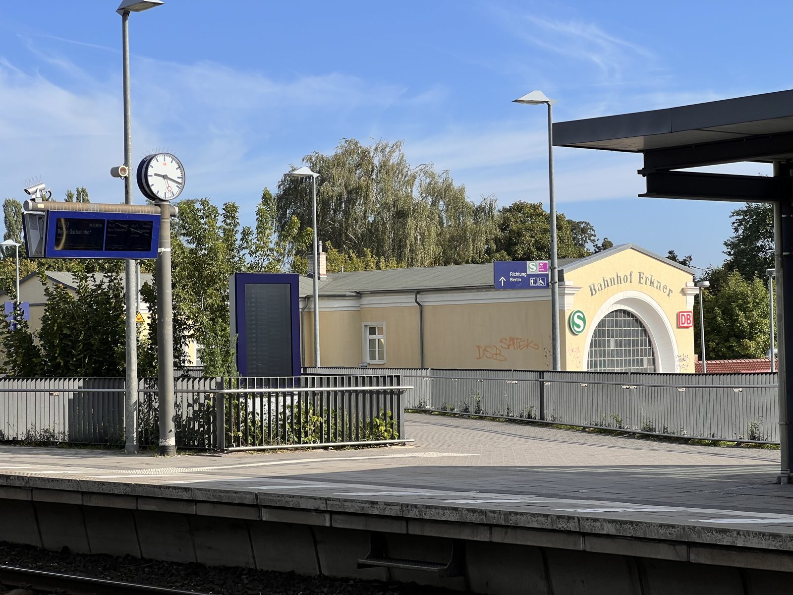 Frau stirbt bei Messerangriff