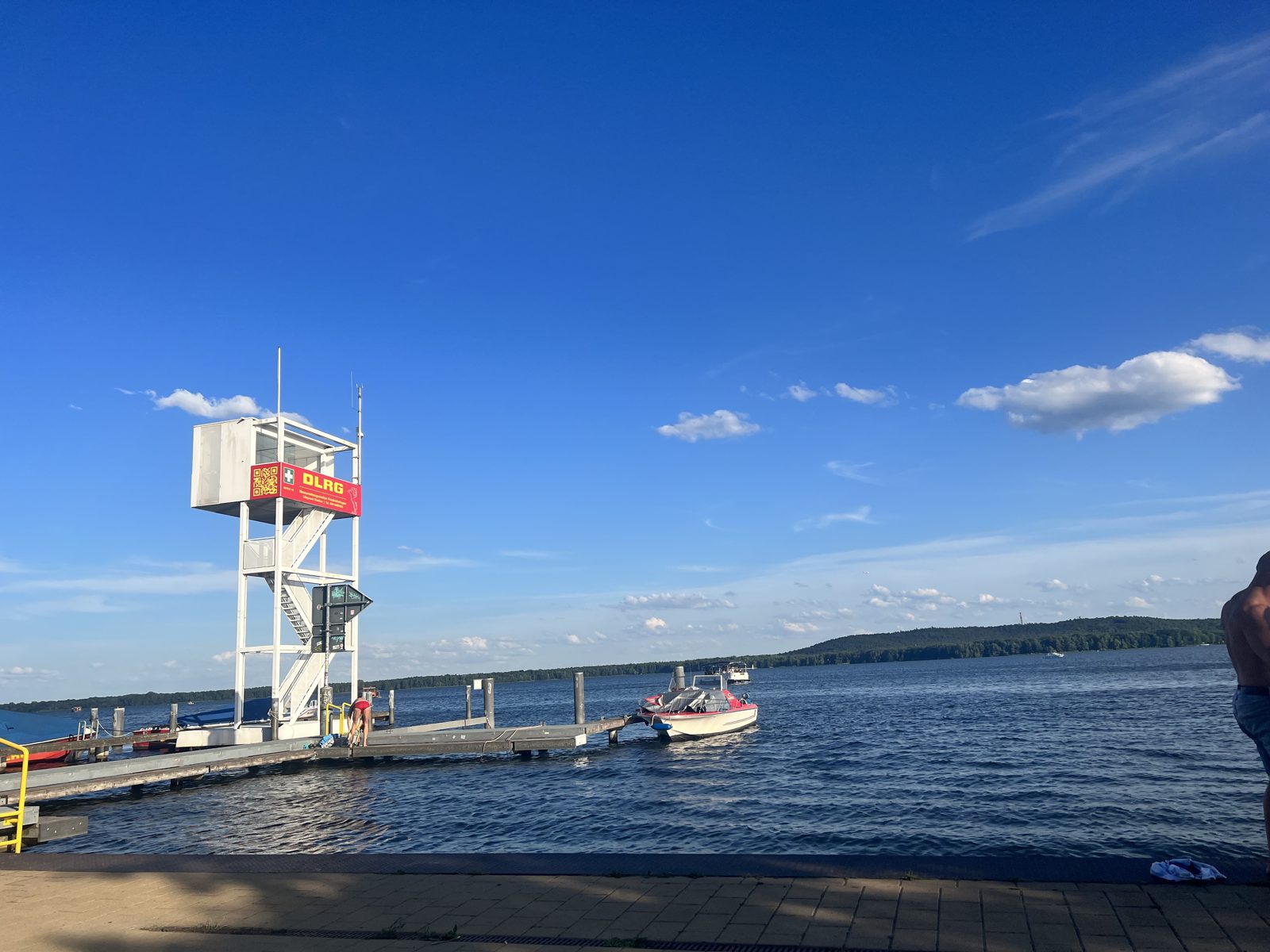 Mann auf dem Müggelsee durch Schiffsschraube schwer verletzt